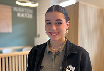 Tierarzthelferin Pia Radermacher von der Tierarztpraxis Dr. Westerkamp in Stolberg-Vicht